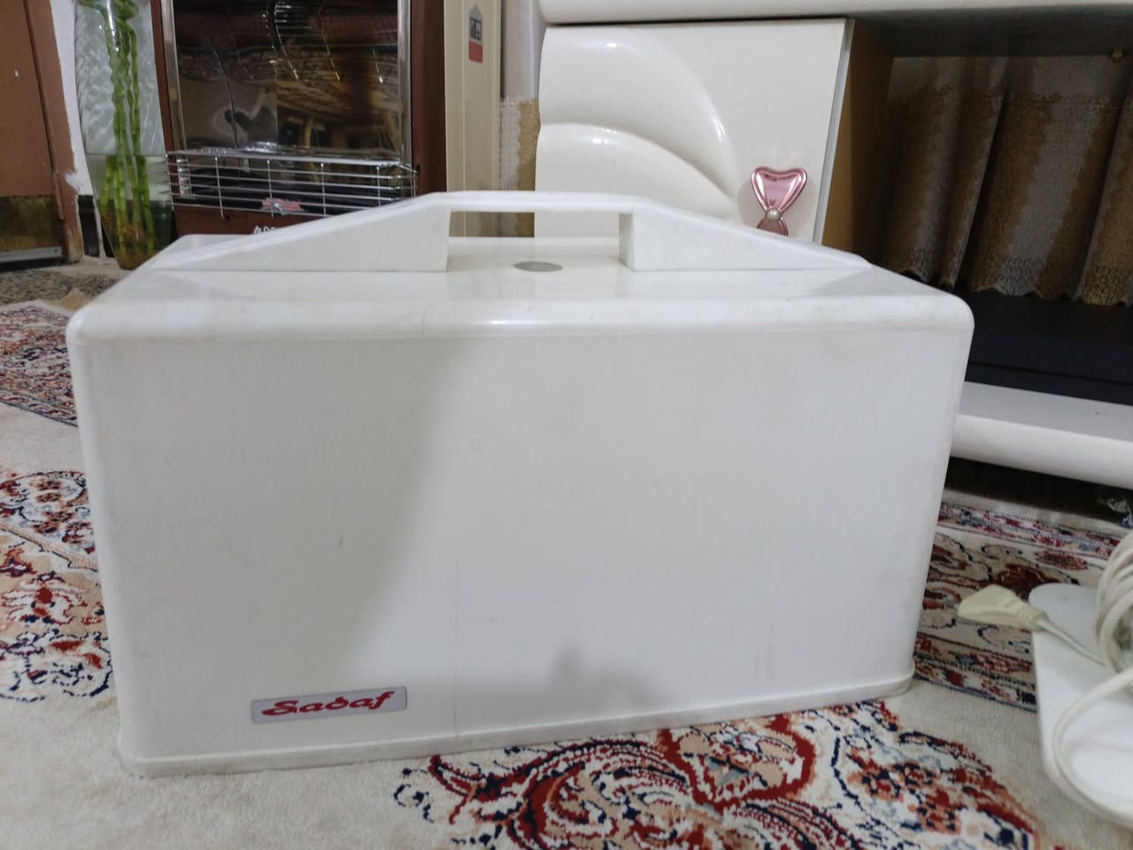 ماكنة خياطة بالة يابانية ماركة جانومي معروفة أقوى ماركة بل عالم ميحتاج اسولف عليهة للعلم ما مستخدمة جاية بالة من اوربا 
150 ألف مكاني واسط كوت رقمي***********
