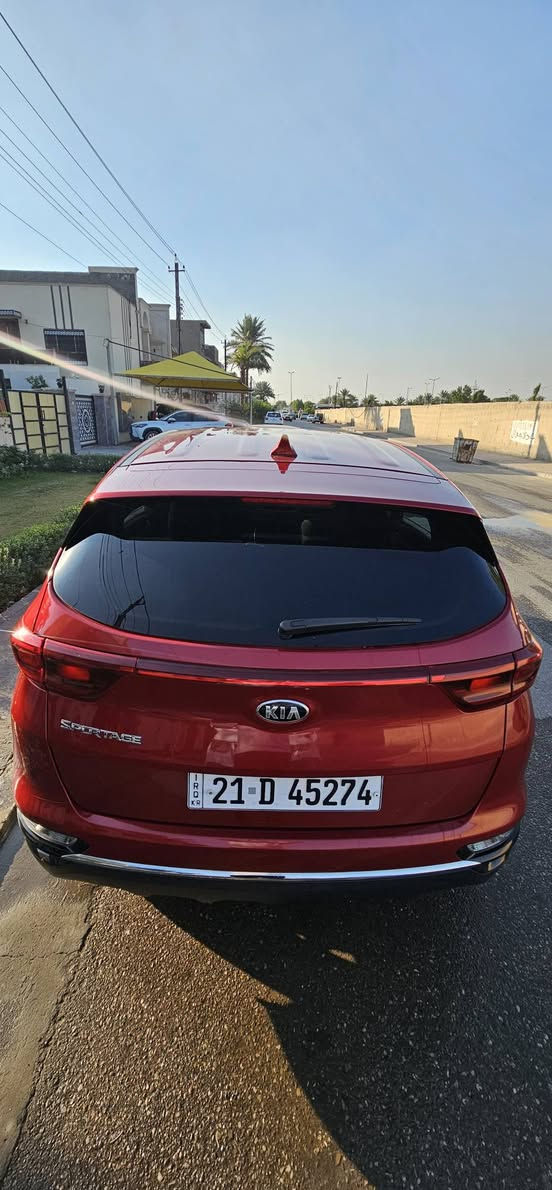 سبورتج 2021 امريكي بيع او مراوس بشي مناسب
حادث جاملغ وباب بدون ايرباك 
كلش نظيفة وجاهزه ربع متصرف عليها
ولا كلوب مشتغل بالدشبول ادامه كامله
تبريد تدفئة 
تثبيت مسار
شاشه جبيرة
3 أنظمة قيادة سبورت وعادي و ايكو
تخم تاير 
دهن ومي وكالة
بأسمي السيارة
مكاني بغداد عرصات او حي العامل
للاستفسار خاص او اتصل 
*********** بي واتس
