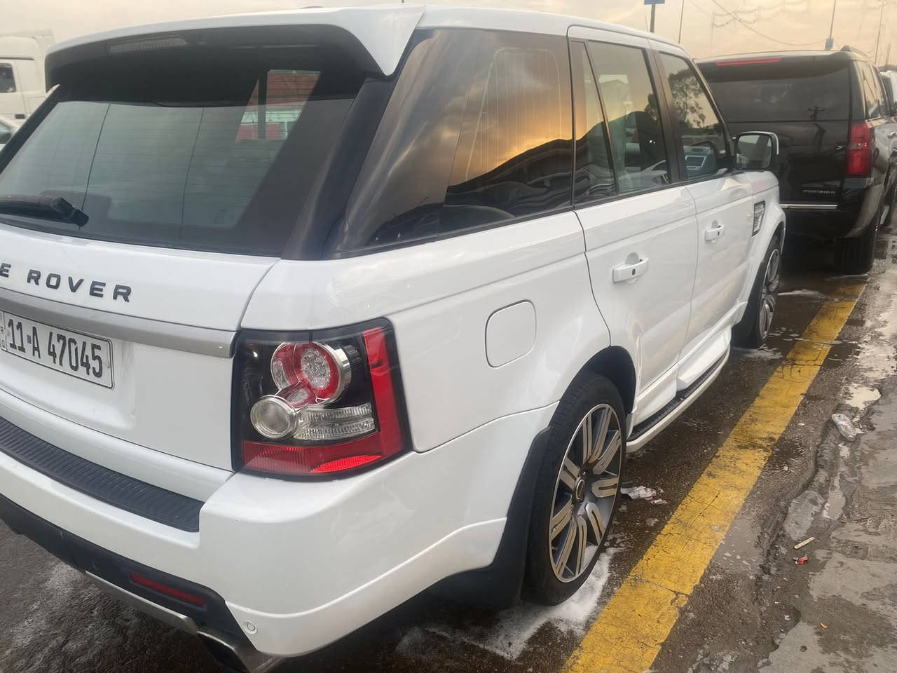 السلام عليكم سياره جديده واستخدام شخصي طك كارتون
موديل ١٢ خليجيه كفاله من الصبغ بس دعاميه فقط ماشيه ١٤٠ حقيقي مكينه عاديه موسوبر مكينه كير حداديه تخم تاير كفاله حساس جنطه كهرباء ٤بصمات فتحه فول وجاهزه جديده معنه الكلمه  رقم بغداد بسمي تحويل مباشر 
عنوان السياره زيونه 
***********
