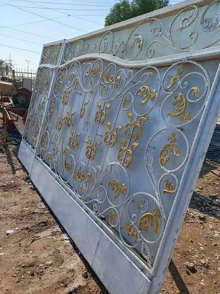 #للبيع  باب اسلايت 3مترات و60 الارتفاع مترين و10 الظهر  بليت مع الجراجيب والعكرب  حديد ثقيل جدا ونظيف جدا   @ مكاني  بغداد الغزاليه  ويوجد توصيل    ***********
***********
