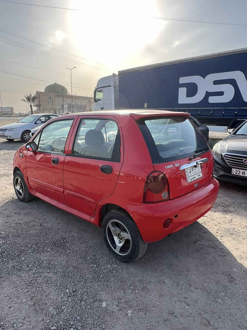 كيو كيو
2009
 رقمها الماني 
كيرها عادي واوتو 
وياله وتايرات جديد 
لايتات جديد 
كهربائيات شغال كامل مكمل
بيها قطعتين صبغ بدون حادث 
مكينه بيها دخان 
السياره كلش حلوه وبناتيه تصير للبيت 
***********
