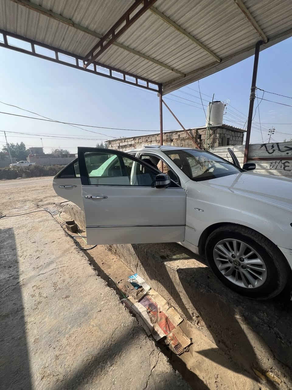 شاهينه مديل٢٠٠٧ كصه قماره     سياره جاهزه دكمتين وفتحه وكشنات كهربائيه فول السياره حداديه ٦٠بالميه
بصره مشروع وطني ***********
