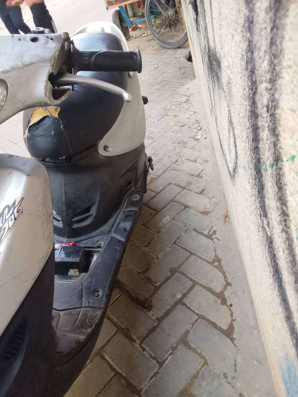دراجه ماكس كامله سلك سعر 250 وبيها مجال بيها دخانه بسيطه مكالمه على هذا الرقم يتواصل وياي***********
