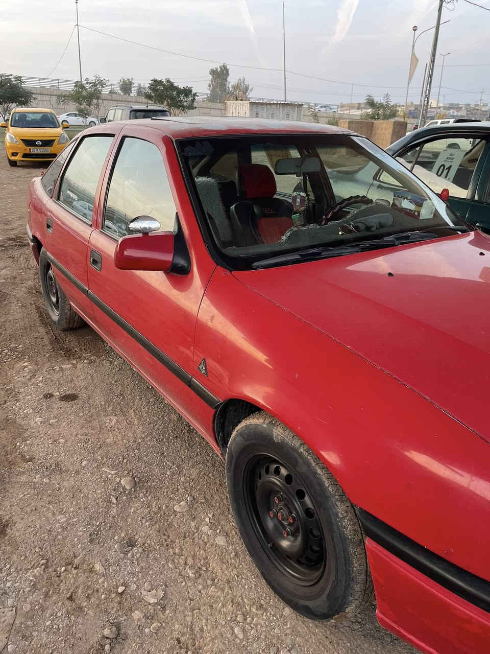 السلام عليكم اوبل فكترا موديل 1993 سياره سنويه جديده ودفتر بانزين بيها وسياره ع بلاد ومحرك 16 قايش عريض والسعر 33 وبيها مجال 
***********
