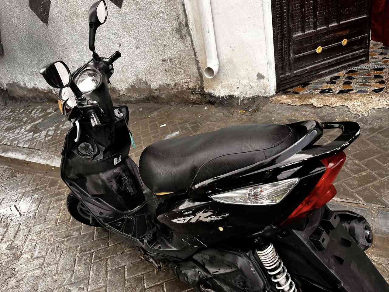 السلام عليكم دراجه ثعلب للبيع كفاله كشره ومحرك دراجه نظيفه اديرله كله موتل سعر ٦٢٥٠ وبيه مجال مكان بغداد مدينه الصدر للاستفسار ***********
