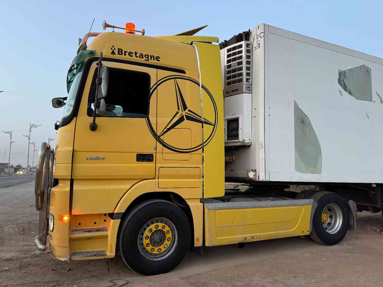 اكتروز 2004فول سياحي حجم المكينه 8سلندر 1854رقم بغداد صدامي مربوطه براد اشمتز اس ال 400السعر 4دفاتر وبيها مجال مكاني واسط الصويره ‏***********‏
