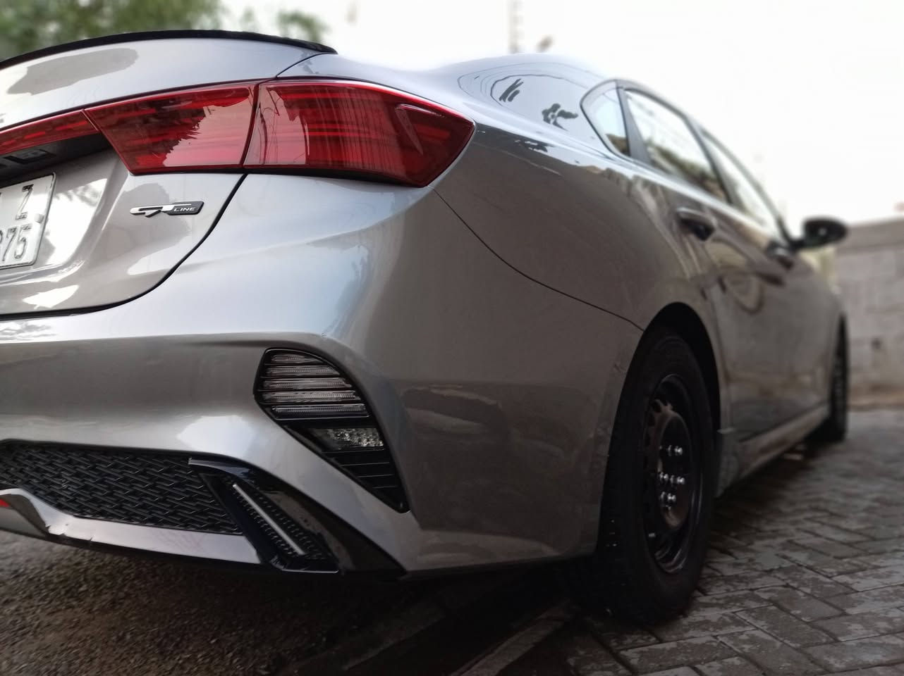 السلام عليكم فورتي جي تي لاين 24 ماشيه 17 بأسمي تبديل بنيد وصبغ جاملغ نفسه ليبل واحد ماعدا البنيد ايرباك درگه فقط السياره كامله مكمله كل نقص مابيها مكينه 2000 دوش السعر 170 وبيها مجال الشراي يتصل *********** صور الحادث والتصليح بالمنشور
