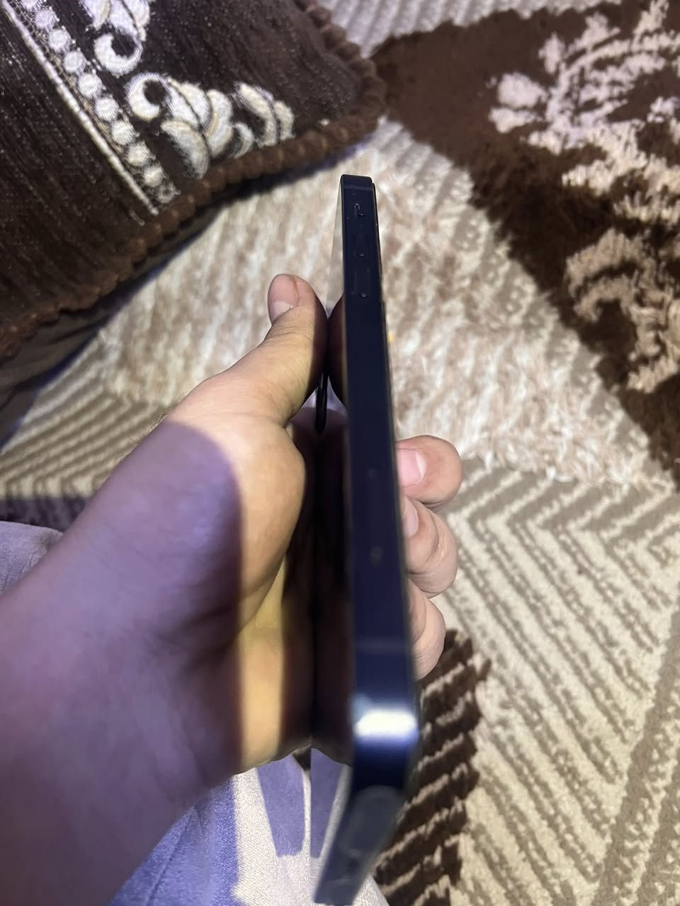 السلام عليكم
موبايل ١٢ أمريكي الأصلي 
عادي بطاريه ٧٥  السعر 450الف بي مجال بسيط 
كلشي ممبدل الاستفسار 
***********
