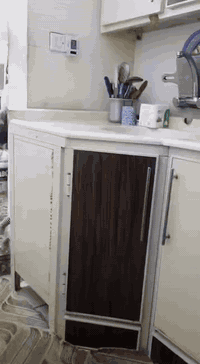 السلام عليكم
كاونتر المنيوم تسگام ٣قطع السنگ زاويه مرمر وقطعه باب وجرارات مرمر  وملحق نظيف 

***********
