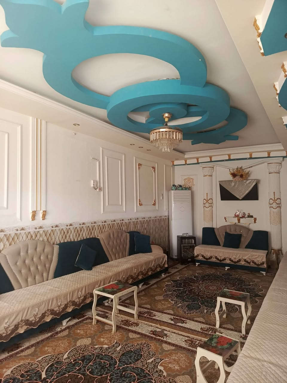 للبيع دار طابو زراعي سند 25 عرف عدد 2هول استقبال مطبخ حار وبارد كراج حديقه صحيات  المساحه 400 الطابق الثاني 3غرف نوم هول مجمع صحيات  البناء حديق ورديه خارج مقابيل الفلكه الثانيه من تنزل من الجسر  السعر خاص ابو مصطفى للعقار ***********
