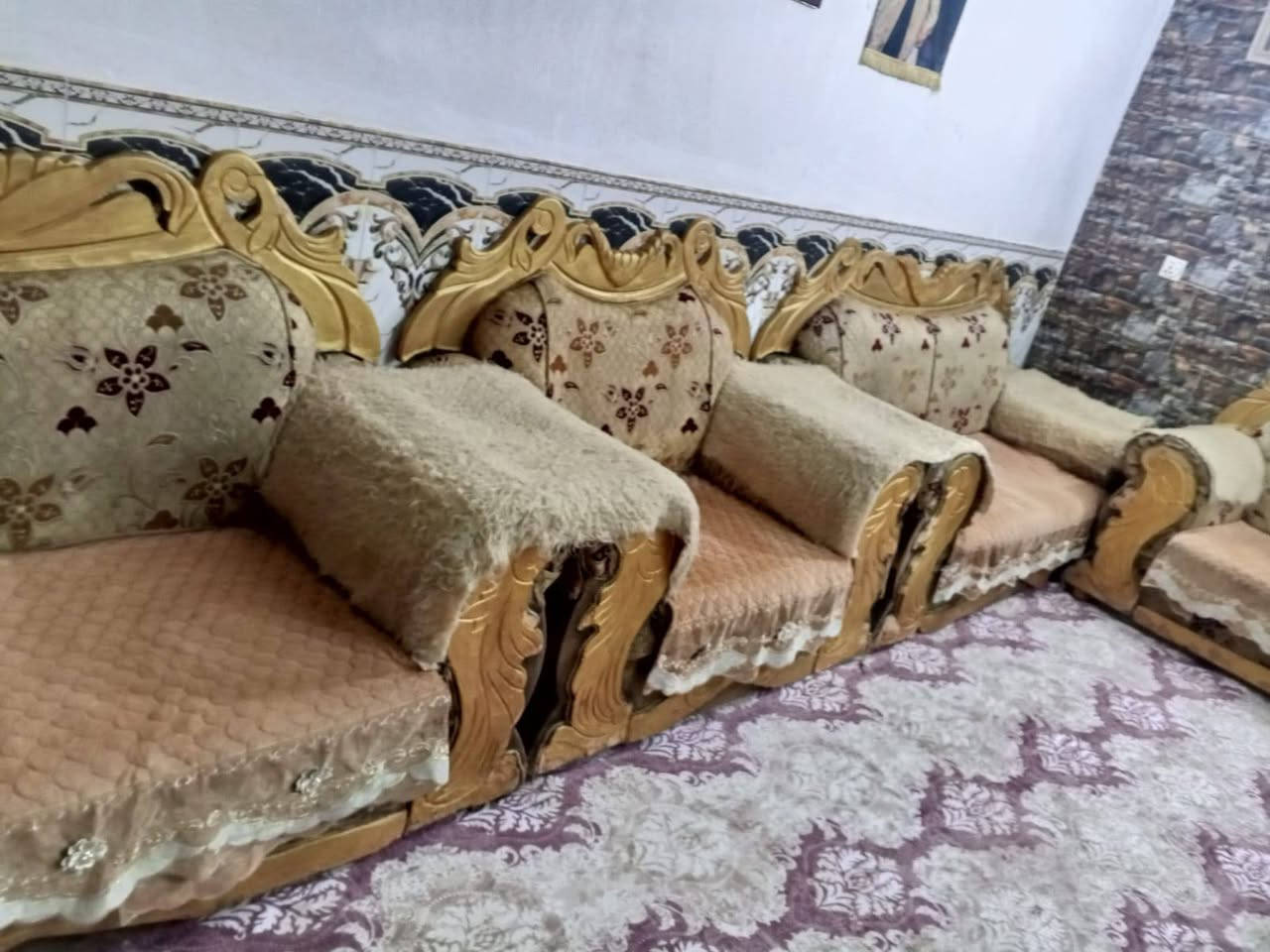 اعاده النشر بسبب الوعود الكاذبة السلام عليكم تخم 9 مقاعد نضيف سعره 100 الف وبي مجال مع طبلات 6 سعرهن 30 الف مكاني بغداد الحسينيه قرب جامع الامام الصادق ***********
