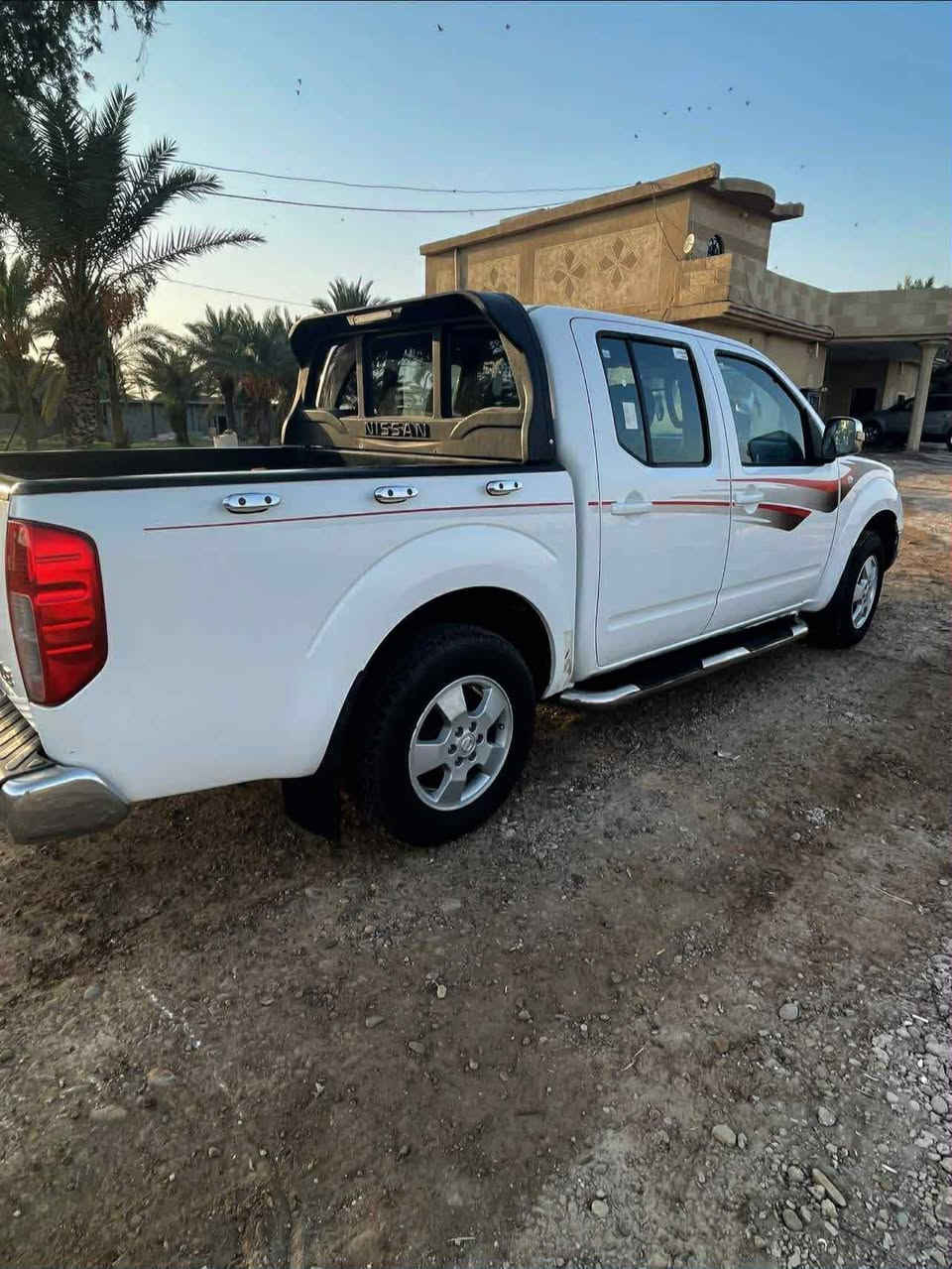 سلام عليكم بيكم نيفاره موديل ٢٠١٢ السياره كفاله ماعده الي مذكور بالسونار محرك ٢٧٠٠ دكشن عالي رقم بغداد سنويه ل ٢٠٣٠ رقم إنكليزي جديد سياره جديده بمعنى الكلمه السعر ب ١١٥ وبيه مجال بسيط المكان بغداد 
***********
