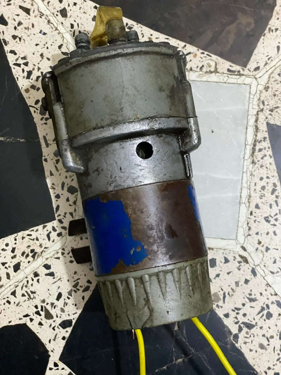 هورن براد كهربائي 12 فولت شغال ع لفحص لستفسار  قيم بل يرضي بي الله***********
