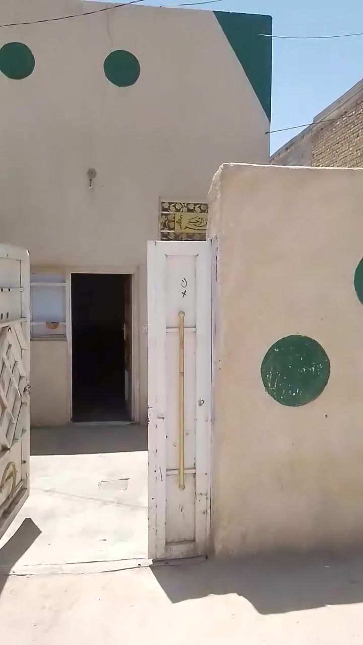 السلام دار للرهن 100م كربلاء الامن الداخلي منطقة 22 طابق ونصف الارضي غرفة نوم صاله استقبال مطبخ صحيات داخليه وخارجيه/ الطابق الثاني غرفة منام وصحيات سعر الرهن.   20 قفل / *********** / ***********
