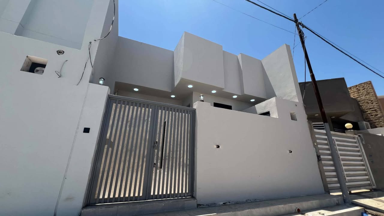 دار سكن للبيع
طابو زراعي سند 25 مشمول بالتطويب
ديوانية طريق السنية السياحي 
داخل مجمع توحيد العفلوگي 
بداية شارع المركز 
يقع على شارع ١٥ M رئيسي 
بناء حديث غير مسكون 2026
المساحة 140 M 
طابق واحد كونكريت مسلح 
يحتوي على... 
غرف النوم عدد 2 ماستر / صالة / استقبال / مطبخ 
مجمع صحي عدد 3 
للاستفسار
                         مراجعة
مكتب مهدي العتابي للعقار ديوانية الجزائر مقابل فندق برج الامراء
*********** مهدي العتابي
*********** حيدر الفتلاوي
***********
