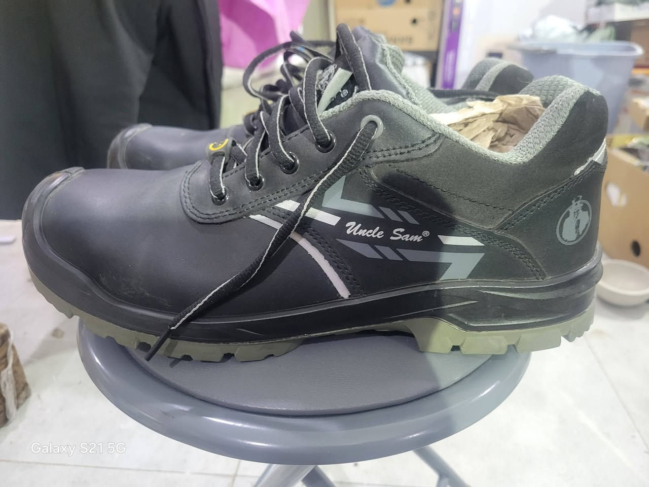 حذا سيفتي الماني جلد لوك قياس ٤٥ كلش قوي للبيع ٤٠$ الشراي يراسلني او يتصل واتسب*********** توصيل موجود لكافة المحافظات
