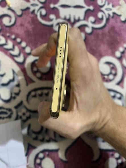 Infinix ZERO 30 5G
 جهاز مكفول من كلشي دبل سمكارت  شخط مابي نضافه100 بل100 مكاني بغداد   السعر 200 بي مجال فقط جهاز بدون ملحقات   شراي يتصل ***********
