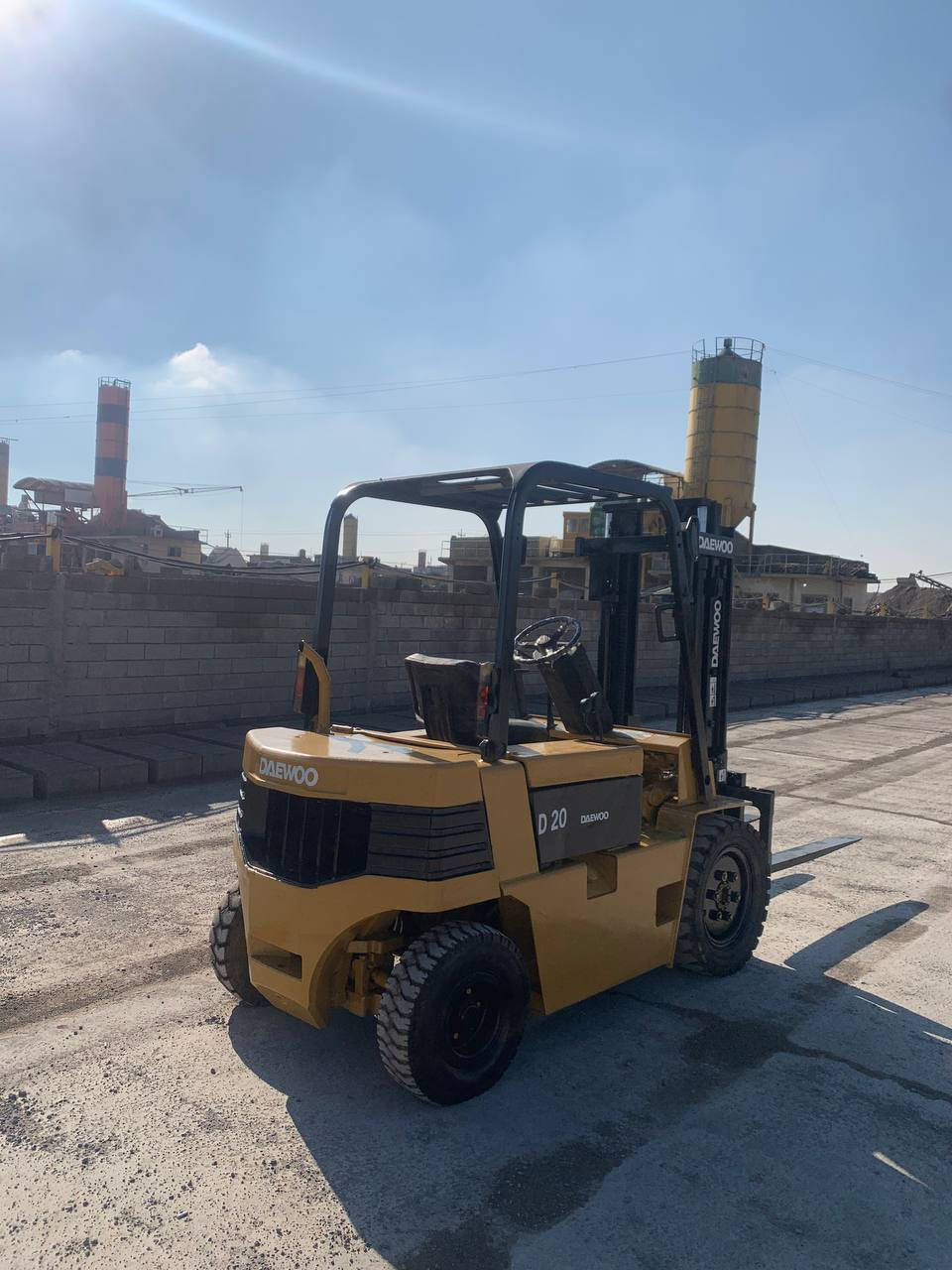 للبيع رافعه شوكيه دايو طنين موديل
2010" كير_محرك_اكسن_ كهربائية _رفع_كله بشرط 
رافعة وضع بلادي سعره 48$ورقه أوبيه مجال 
للإستفسار إتصال "***********"
