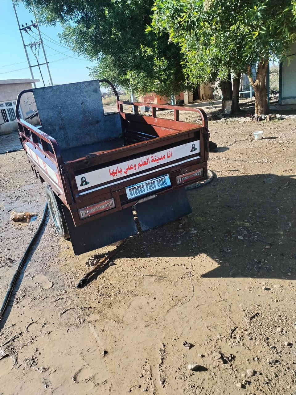 ستوته البيع موديل 2012 مكفوله كفاله عامه محرك 25 العنوان كوت مزاك سعر مليون ونص ***********
