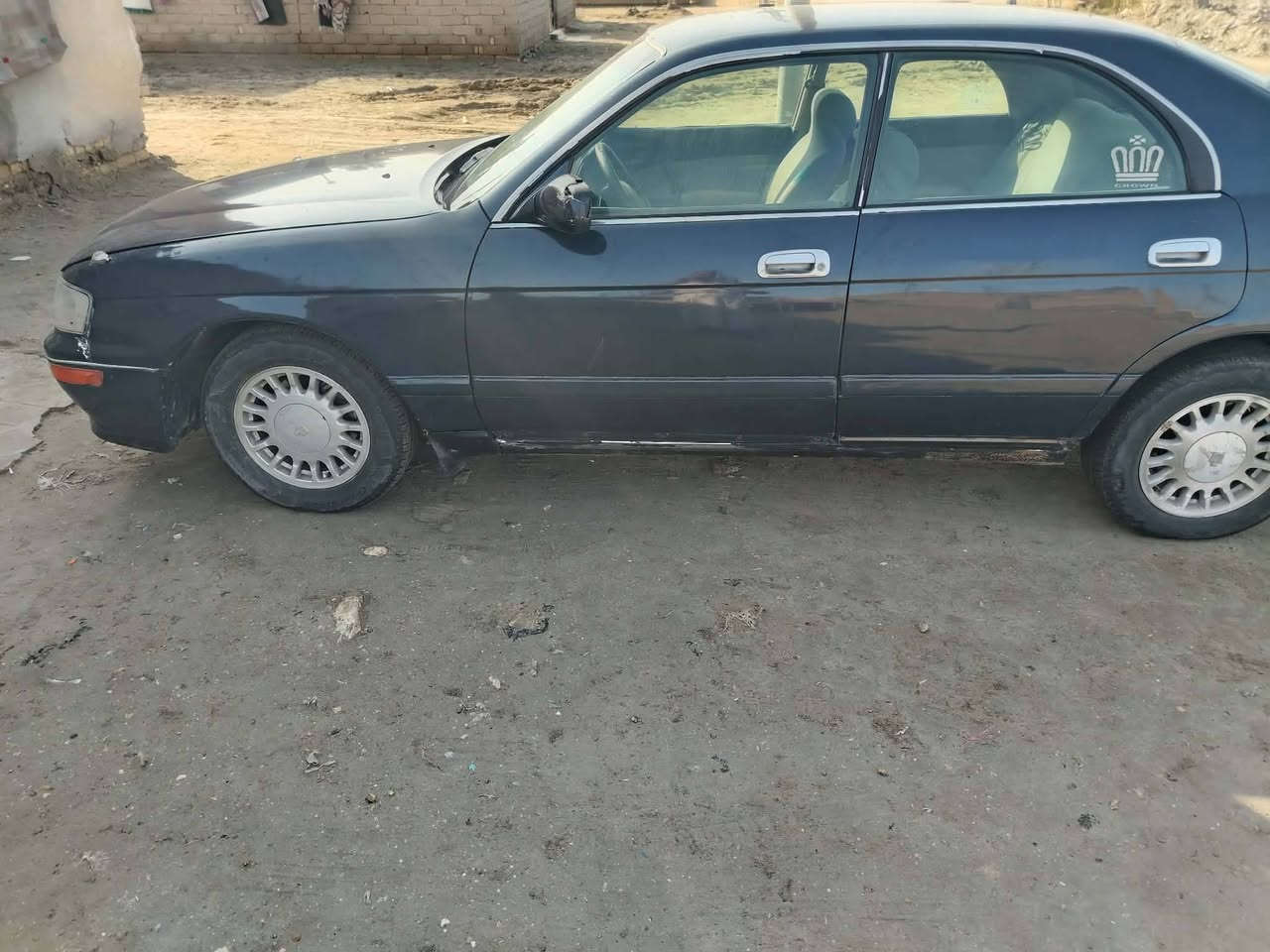 السلام عليكم سياره بطه متصل رقم بصره سنويه نهايته 26 مصبوغه جماليه مكفوله من العيب الشرعي واصوليات مكانها ناصريه سوق الشيوخ السعر 50 وبيه مجال رقم الهاتف ***********
