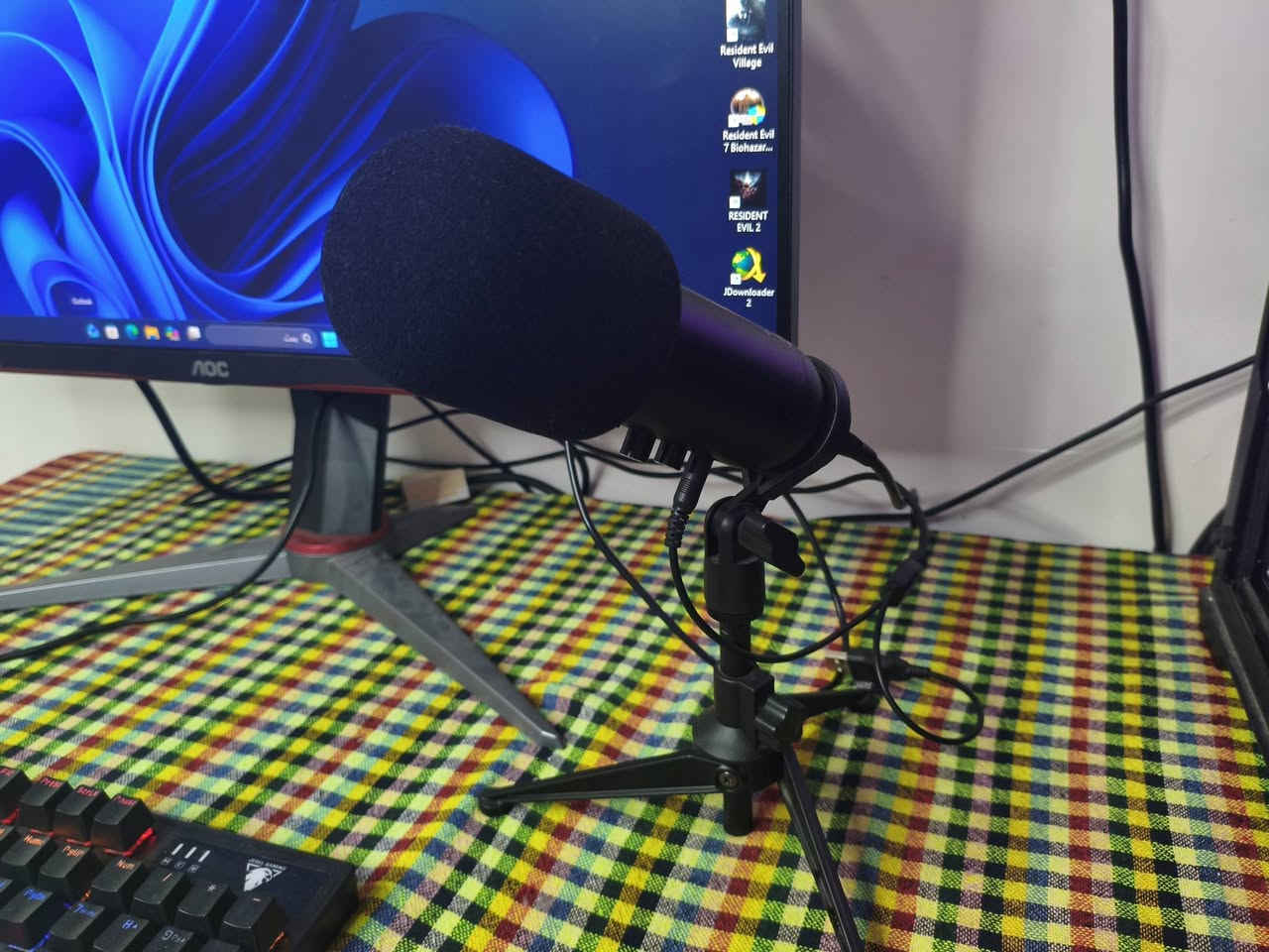 للبيع PC Gaming كامل مع ملحقاته جاهز للاستخدام مباشرة 🎮🔥
المواصفات:
• المعالج: Intel Core i5-9400F
• كرت الشاشة: GTX 1060 6GB
• الرام: 16GB
• التخزين: حوالي 1.5TB
• النظام: Windows 11 Pro

الملحقات:
• شاشة AOC قيمنك 27 إنج 165Hz
• عاكسة كهرباء 1650 واط / 24 فولت
• عدد 2 بطارية 60 أمبير 
• ماوس
• كيبورد
• مايك
• سماعة

الجهاز نظيف وشغال ممتاز وجاهز للألعاب بدون أي نقص
مناسب للألعاب والاستخدام اليومي

للاستفسار مراسلة خاص 📩
او التواصل على رقمي واتساب
***********
