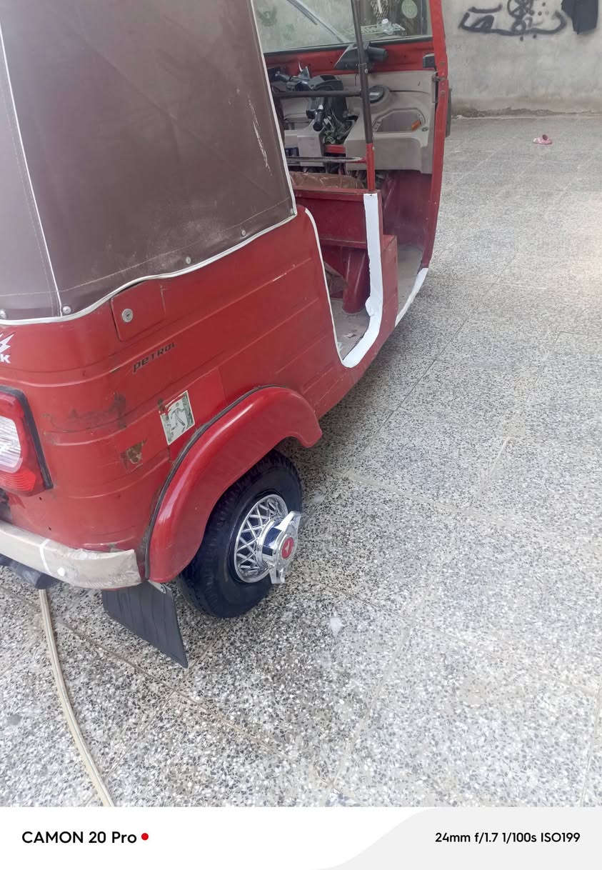 مره خصت صاحب الكروب. تكتك.ل   بيع 
موديل2018 رقم وسنوية مكاني بغداد سبع قصور ***********
