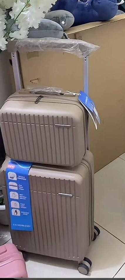 ٣٥ حجم صغير متوفر اسود بيجي


**إذا كنت صاحب هذا الإعلان وتريد حذفه لأي سبب، رجاءا أرسل رسالة إلى الدعم الفني**