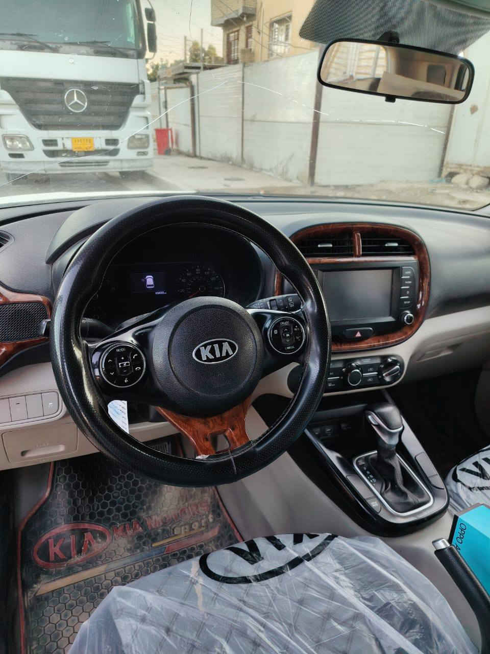 سلام عليكم سياره صول موديل 2020سياره نضيفه مكينه الفين دوش كير atبلادي ماشيه 50الف رقم بغداد تحويل ثاني يوم مكاني زعفرانيه سعر 136وبيه مجال رقمي ***********
