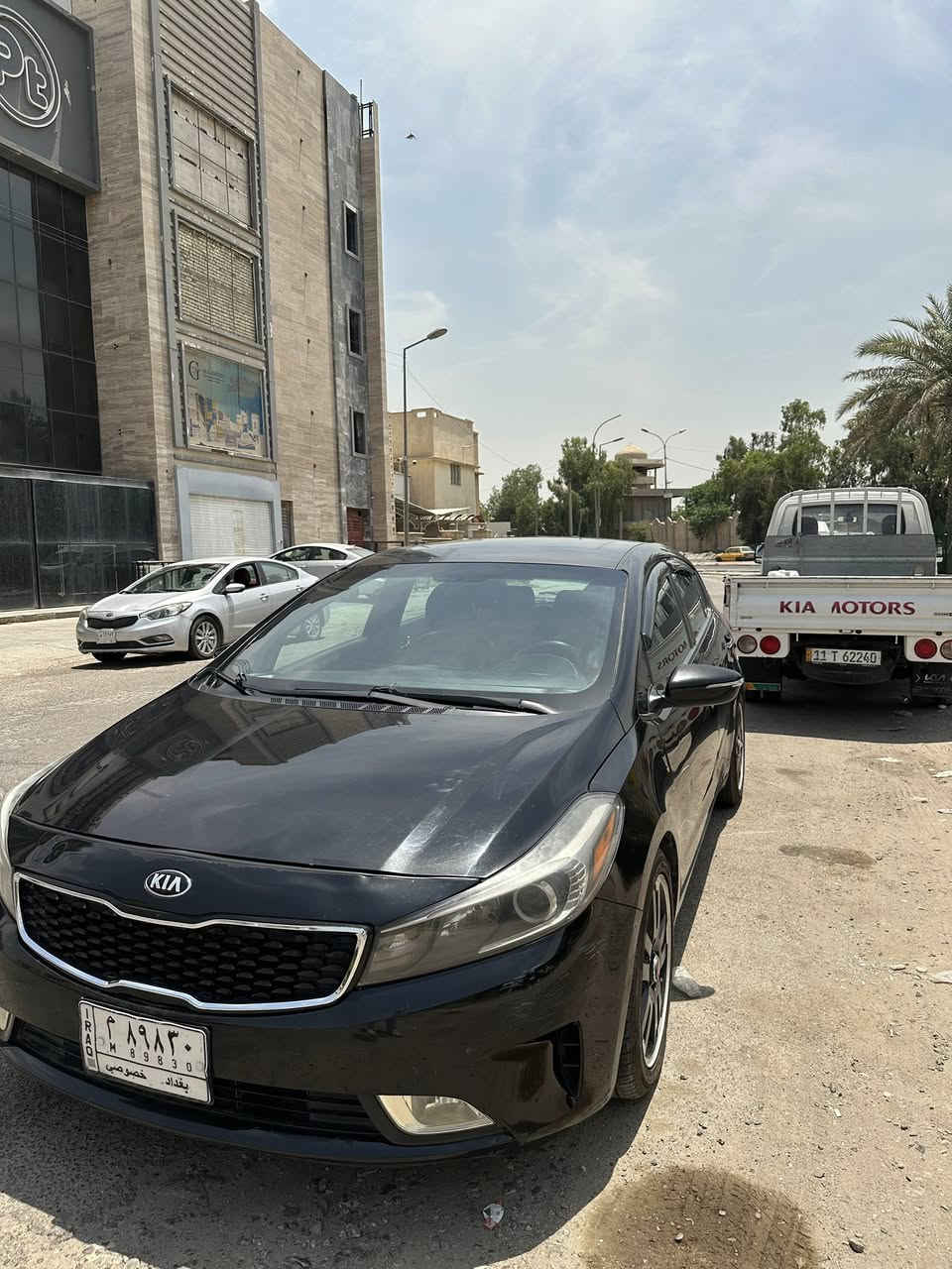 السلام عليكم فورتي هاچ باك 2018 للبيع
السياره GT-Line S فول مواصفات 
فتحه سقف
كشنات خزن 
تحكم ستيرن 
شفتات ستيرن
تدفئه تبريد كشنات 
كشنات كهرباء 
دخول ذكي 
بصمه ابواب 
شاشه كبيره 
تخم تايرات جديد 
السياره فول مواصفات واحد ع واحد مابيها اي نقص 
السياره ماشيه 93mi 
حادث السياره موضح بالصور حادث امريكا قبق جنطه ومضروبه بالباب الخلف السايق 
للاستفسار : ***********

