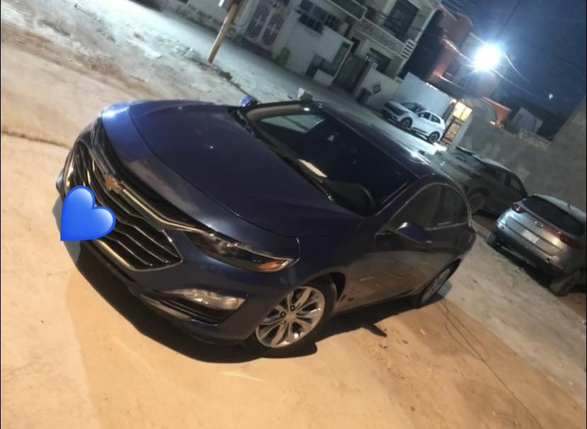 السلام عليكم للبيع ماليبو 2023 بأسمي مرقم بغداد لون مميز 💙فول موصفات
‏سيارة: شوفرليت ماليبو (LT) صبغ عام بدون دواخل 

فقط خارج الدواخل ببلاد بدون قطره دواخل

‏

‏•الموديل : 2023 

‏•الرقم: بغداد بأسمي

‏

‏•المواصفات :

‏

‏▪️السيارة: شوفرليت ماليبو LT 

▪️قمارة بانوراما 

‏▪️المحرك: 1.5 تربو (اربعة سلندر)

‏▪️العداد: 47 الف فقط 

‏▪️حجم الويل: ويل كب حجم 17 مع تايرات أصليات بلاديات معه عده سبير على وضع الشركه مشام الهوى

‏▪️لايتات اصفر مع كشافات دعامية LED

‏▪️بصمات عدد 2 للأبواب مع بصمة جنطة وبصمة تشغيل 

‏▪️كامرة خلفية دوارة اصل مع الستيرن

‏▪️شاشة الدشبول حجم كبير (ايباد)

‏▪️غرفة السيارة : كشنات السيارة مخمل أسود 

‏▪️تحكم فول كهرباء لكرسي السائق

‏▪️قطعتين تبريد امامي وخلفي ثلج على غاز الشركة

‏▪️تحكم ستيرن جهتين بلوتوث وحاكية وكروس سرعة وتحكم صوت 

‏▪️نظام ABS مانع انزلاق

‏▪️السيارة محرك 1.5 توربو 

‏ جديدة وبوضع الشركة.

‏

‏السعر المطلوب : 110$عنوان السياره بغداد

اي ستفسار خاص وتدلل


**إذا كنت صاحب هذا الإعلان وتريد حذفه لأي سبب، رجاءا أرسل رسالة إلى الدعم الفني**