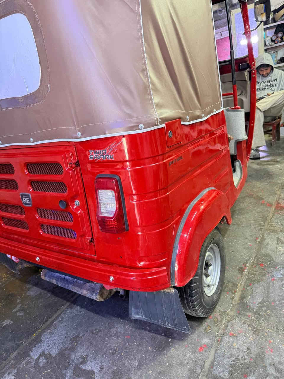 كتك ٢٠ شهر ١٢ تكتك حلوه وبيه مكينه مال ٢٢ تكتك مصبوغه عام سعر ٦٦٠٠ رقمي ***********مكاني بغداد مدينه الصدر تكتك رقم وسنويه شراي يجي ويدلل بسيون, الغربية
