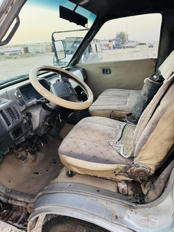 كيا بستا موديل ٩٤ السياره اليوم طلعت من تجفيت تجفيت عام وانطي بيه ضمان تحويل مباشر باتري جديد تخم تاير جديد جامه اماميه جديده سلف جديد قمجيات جديده او تماتيك جديد بريكات اماميه وخلفيه سويتهن جدد وشادلها منظومه زنون بور جديد سياره مابيها نقص برغي وانطي بيها تاري من بغداد البصره والله سياره صارف عليها كلش اهوايه
المكان المحموديه ***********
***********  عارضها ٣٧ وبيها مجال
