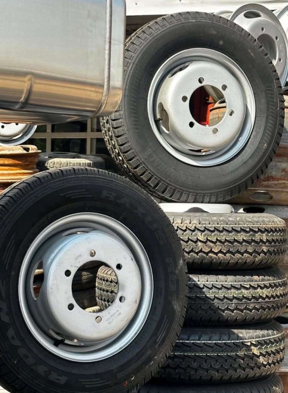 سلام عليكم
وصول حاويه ويل كوري ١٤  ثقيل ٤٥ كيلو الواحد

موجود الخمس فتحات طب صيني

تحوير ستدات ٢٧ الماني

تحويره ٦٠ الف كامل

يوجد تايرات ١٤ ريدز

ريداكس

باترس

لاسه

العنوان بغداد شيخ عمر 

***********منتظر البدري

توصيل كافت محفضات العراق
