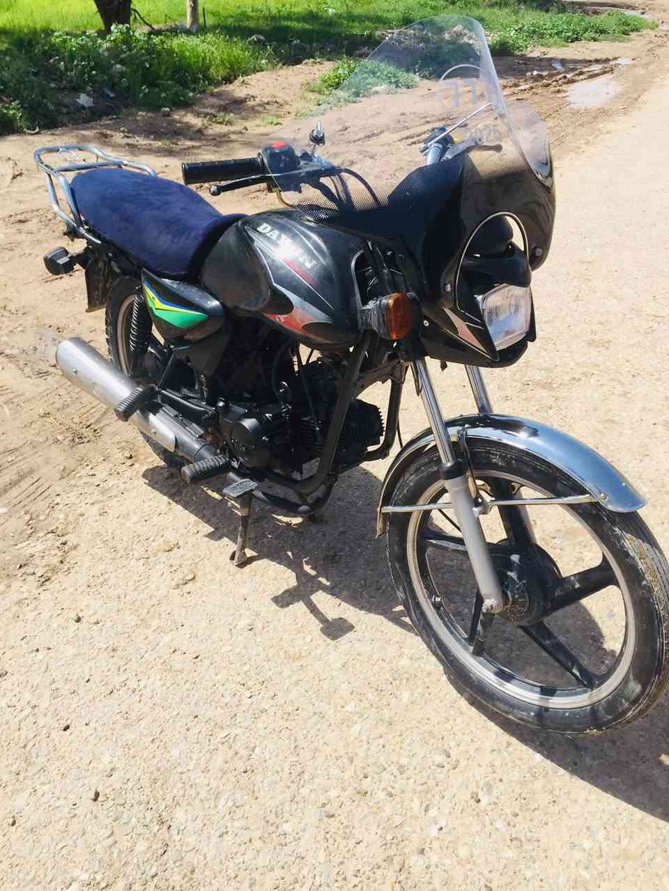 سلام عليكم 
دراجه دايوان
موديل 20
كهربائيات شغاله
محرك ياباني بي خيط بخار
دراجه نظيفه 
للبيع او للمراوس 
الشراي خاص 
مكاني تقاطع الامام عبدالله بن علي


**إذا كنت صاحب هذا الإعلان وتريد حذفه لأي سبب، رجاءا أرسل رسالة إلى الدعم الفني**