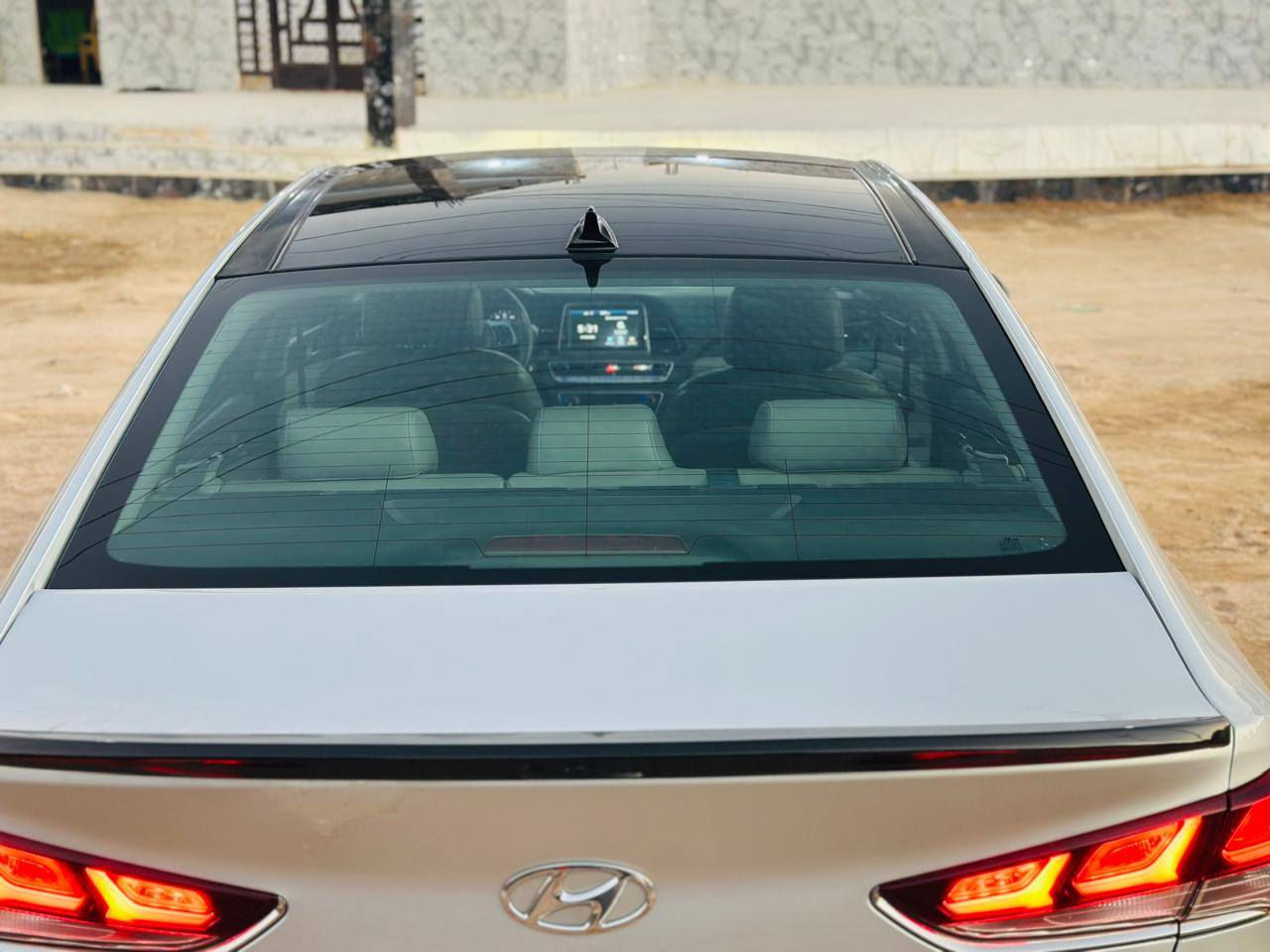 سوناتا للبيع رقم بغداد مديل  ٢٠١٩ مشروع وطني تحويل ثاني يوم السياره جديده فول واحد على واحد محرك ٢٤٠٠ فول مواصفات فقط قطعتين تبديل بدون دواخل بنيد وجاملغ الأمامي تجي وشوف السياره صلوات على محمد وآل محمد احله من الصوره.السعر ١٦٥ اوبيها مجال لطيبين تلفون مكان النجف قرب مطار النجف باب الدخول                   ***********
