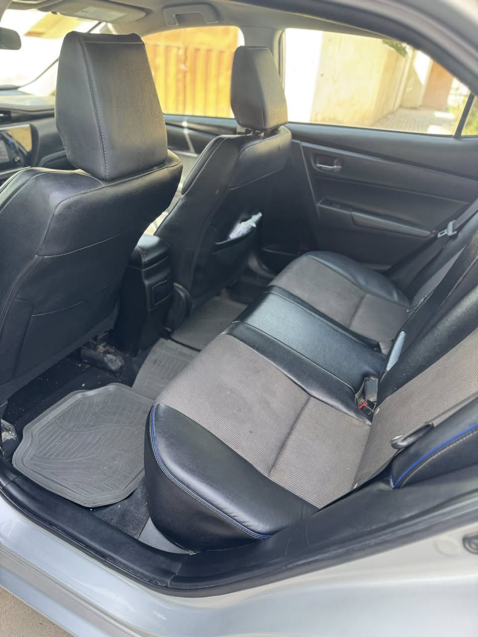 السلام عليكم 
كورلا فئه se
موديل 2017
حادثهه شخط بل داير مال جاملغ
موضح بل صور (بدون ايرباك )
شاصي لغد مكفولات 
سعر 142
مكان السياره زعفرانيه اربع شوارع 
الاستفسار ***********

اسف ع الاطاله ... تحياتي
