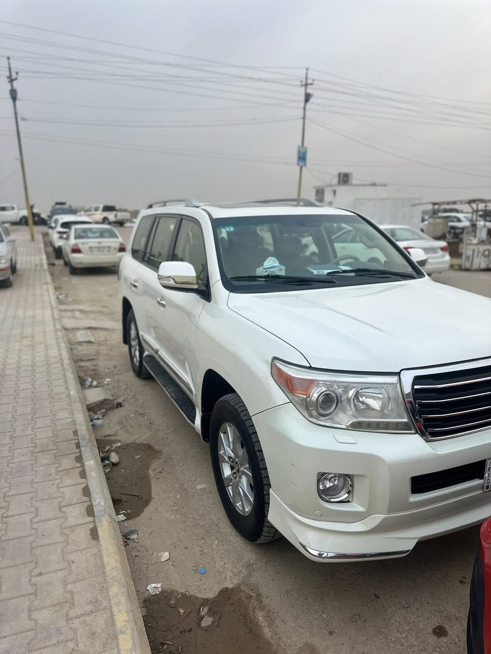 السلام عليكم
لاندكروز 2012
بريم فول موصفات 
ام طفايه 
كشنات لونين جلد 
فتحه سقف 
7راكب 
حساس امامي خلقي 
كأمره خلفيه 
صدر جديد 
ويل كب مال 17 تخم تاير جديد 
مكفوله كفاله عامه بيها فقط باب خلف سايق كلير 
ماشيه 200 حقيقي
بسمي المكان كوت واسط مركز المدينه 
سعر 330 وبيها مجال قليل 
***********
