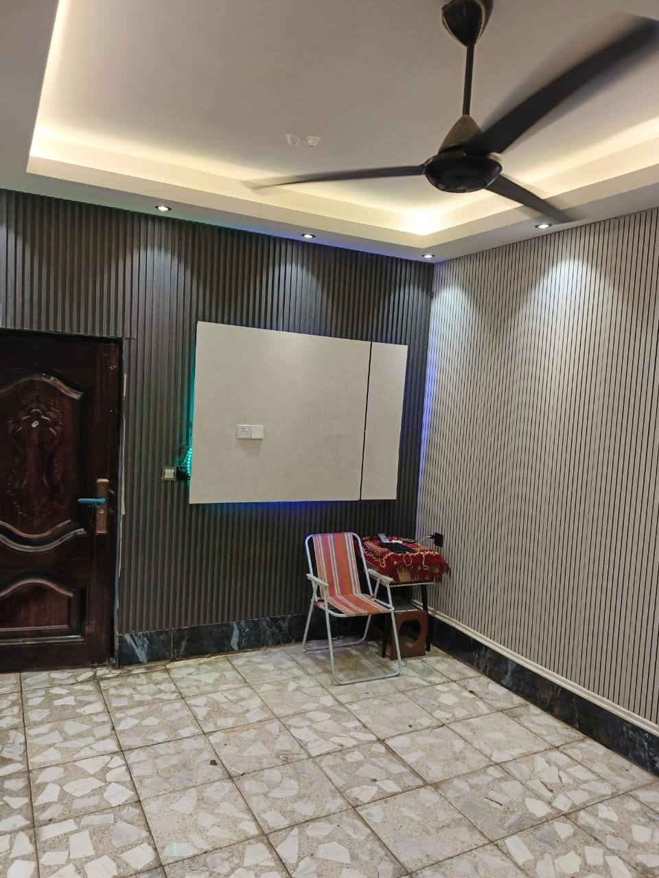 سلام عليكم مزرعه نصف دونم تحتوي مشيد عليها دار لعنوان لمداءن قرب جامع سيد علي سعر عل خاص رقم الهاتف ***********ابو سجاد
