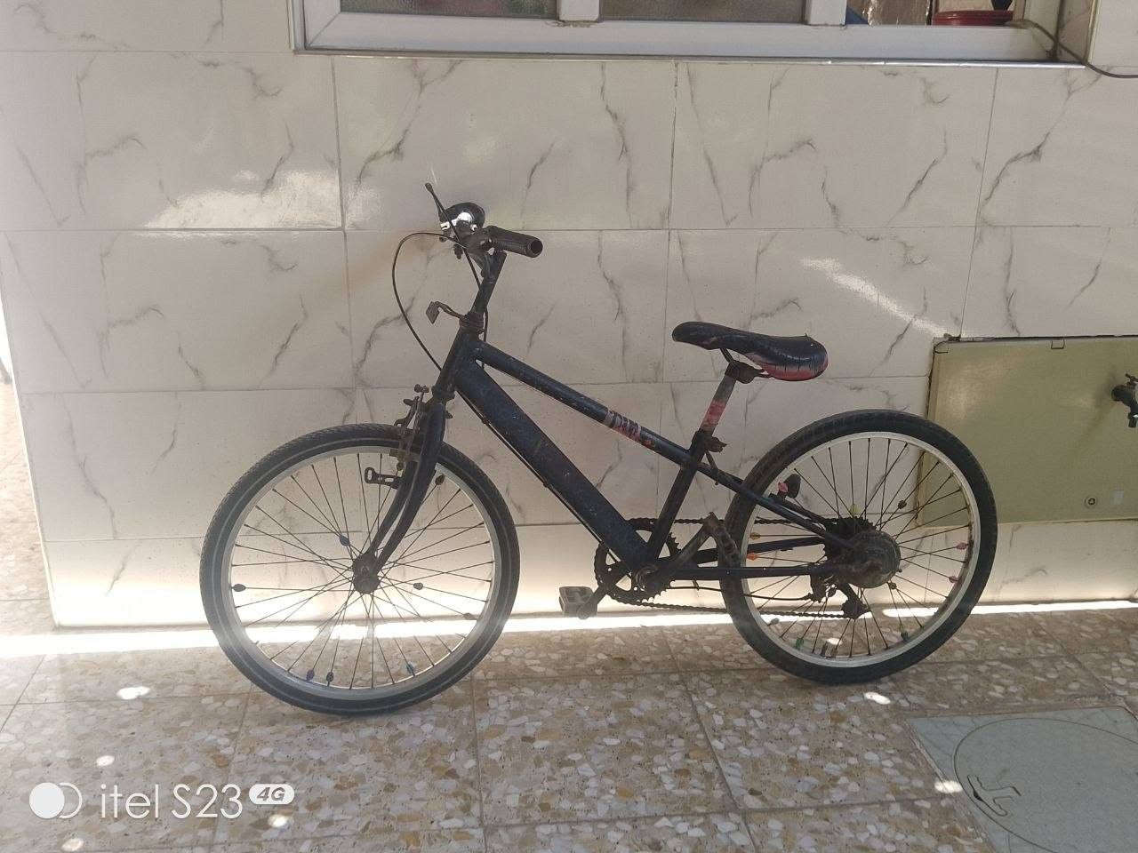 سلام عليكم
بايسكل لبيع نسبه نظافه ٩٥ حجم ١٣
بايسكل ياباني
مكفول من لويل إلى لويل
مكان بغداد فلكه حي نصر قرب مطعم عبلي 
سعر ٣٥
تواصل خاص او ***********
