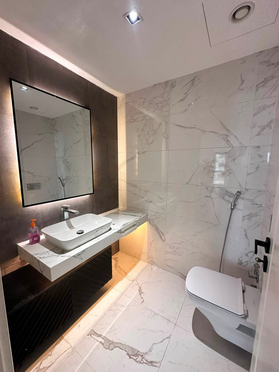Boulevard 3+1 three bedroom for rent 1200$ 
Apartment 225 meter WhatsApp +9647502002001 

شقة ثلاث غرف نوم للإيجار في بوليفارد، بسعر 1200 دولار. مساحة الشقة 225 متر مربع. للتواصل عبر واتساب: ***********

بۆلیڤار سێ ژووری نوستن بۆ کرێ 1200$ 
شوقە ٢٢٥ مەتری واتسئەپ ***********
