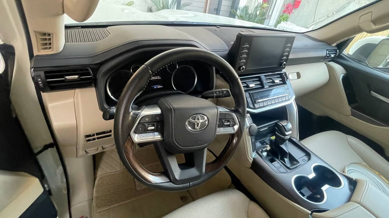 السلام عليكم
لاندكروز 2024 بريم اصل ماشيه 33 الف مكفوله من الحادث عدا كم رصعه بلبنيد رقم كربلاء مكان السياره بغداد
مواصفات البريم معروفه تطبيق 3 شاشات
سعر السياره كلش مناسب 675
للاستفسار ***********
