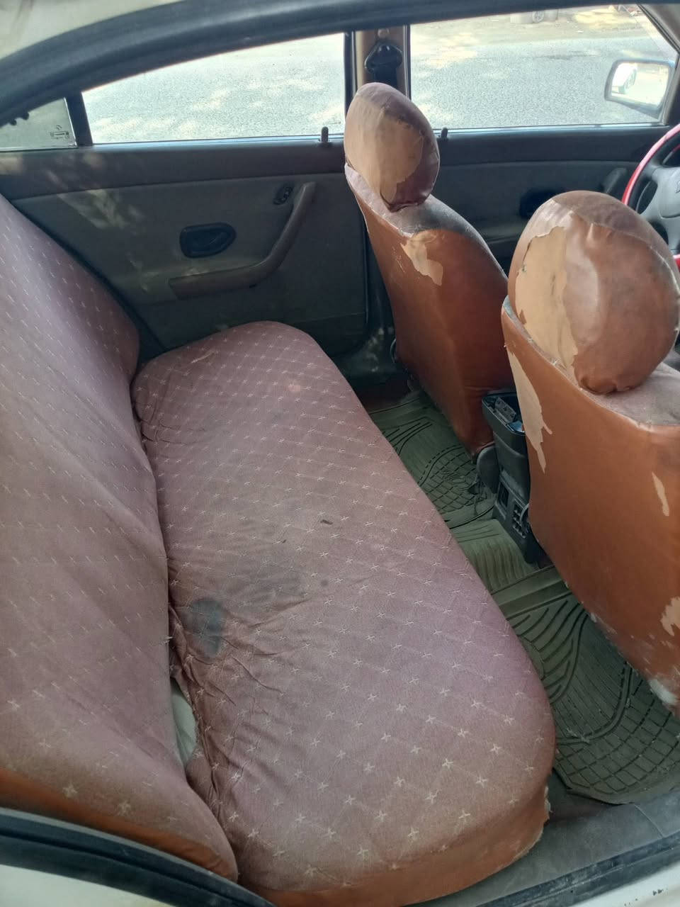 سلام عليكم سمند البيع موديل 2010السياره عوزه حداديه الكدام وتلكيط اخياسات بصيطه رقم قادسيه سعر 30وبيه مجال الشراي )رقم***********
