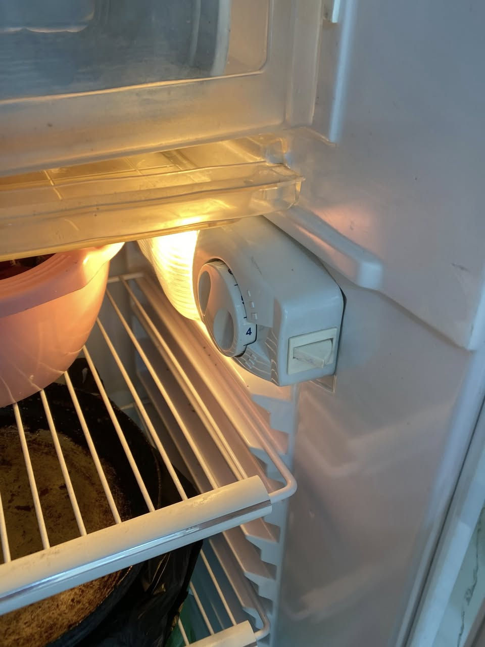 ثلاجه للبيع ***********
