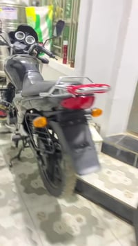 سايم • ٢٢ • اسود