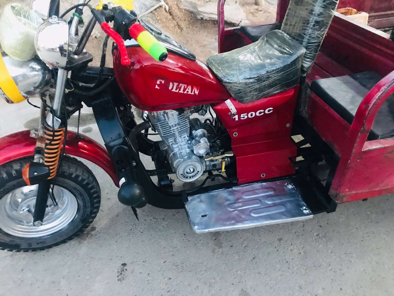 سلام عليكم
ستوته صلطان 

لون أحمر 

بدون 

ستفسار تصال على الرقم التالي***********
