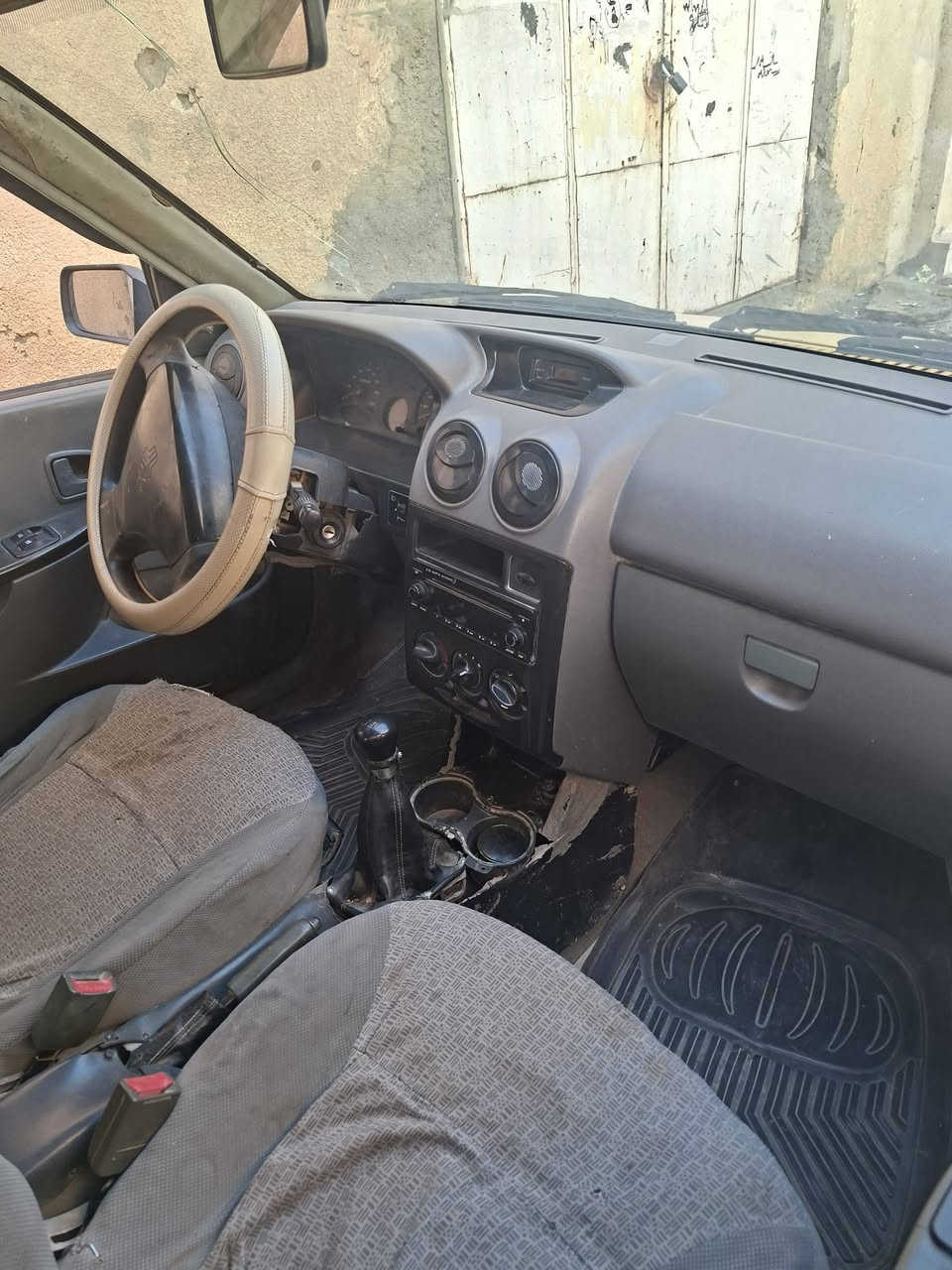 سايبه مديل ٢٠١١ جاهزه مكينه بجيس كير بس الرابع ايفلت تخم تاير السعر ١٣ ورقه سياره حلوه اترايك البغداد مكاني ميسان 
***********
