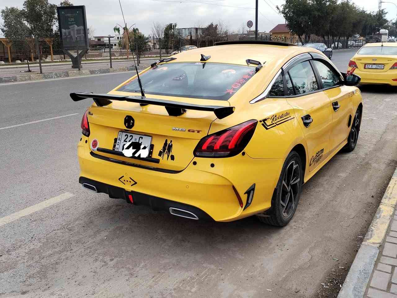 ام جي6 جي تي لاين فول مواصفات اعلى فئه من المواصفات ويلات حجم 17 الموديل 22 كاميرات اربعه الستيرن هزاز عند عبور الخطوط الشارع بصمه كروز سرعه رادار على اربعه صفحات فتحه بالسقف مواصفات خاصه وبعد بيها اشكال المواصفات قياده سرعه ذاتيه فقط بها جلخ بالباب والباب مصبوغ يعني قطعه واحده السونار مرفوق في الصور السياره اشتغل بيها تكسي بداخل الموصل بيها ضمان شرط التحويل السياره باسمي ماشيه 78 محرك 15 سوبر جي تي لاين  تشتغل على بنزين العادي بشرط مكان السياره موصل حي صدام***********2
*********** السعر 110 قفل🔒 الهزه جديده ولسنويا جديده
