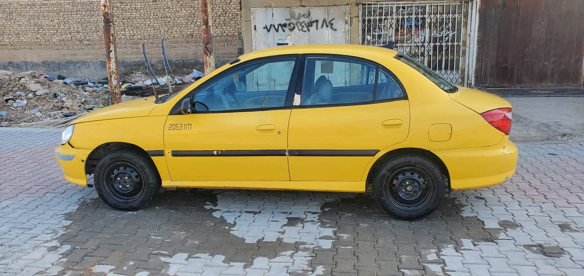 كيا ريو موديل ٢٠٠١ سنوية باسمي 
كير ومحرك كورله
تخم تاير جديد 
باتري جديد 
ماببة اي نقص
 بس راديتر تبريد 
مكاني بغداد 
سعر  ٢٣ورقة بية مجال شي بسيط
السيارة علية غرامات تقريبا ٥٠٠ الف 
 ومطلوبة هيئة والسنوية ساقطة بس باسمي 
للأستفسار ***********
