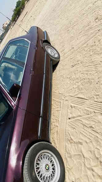 السلام عليكم ورحمة الله 
للبيع BMW 
i730 
حجم 3000 سته سلندر 
سيارة كفاله گير محرك اكسل تبريد دواخل كهربائياتها كله ع البلاد
تخم تاير جديد ترايها وين ما يعجبك
سعرها 65$ مجالها قليل 
للاستفسار ***********
