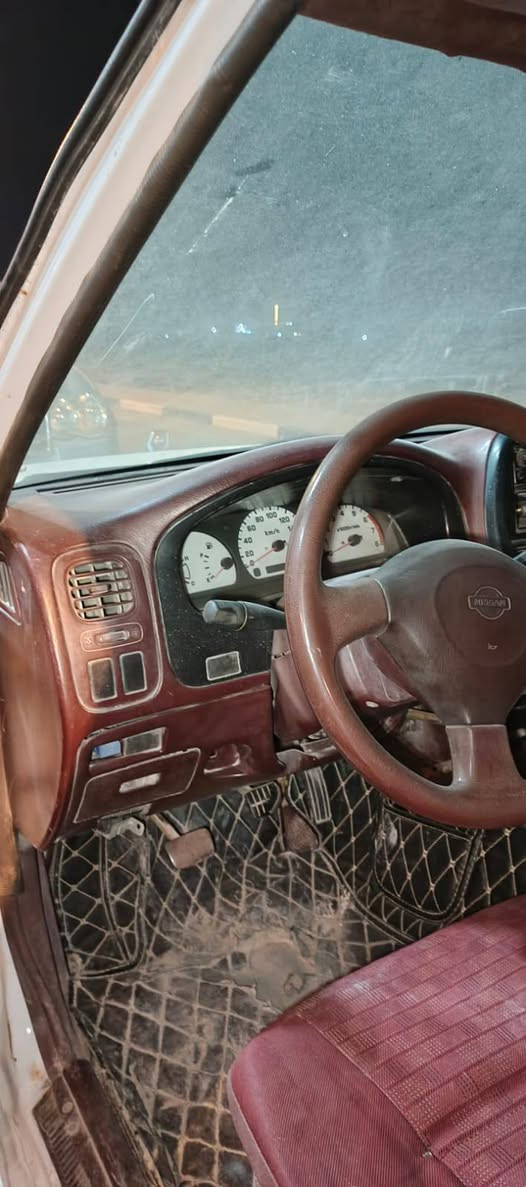 يا الله نيسان 2001 سيارة جاهز من كلشي حداده تخم تاير كهربيات كلها شغاله العنوان.الزبير    السعر 55 علمن المكينه كاسره رنك رقم بصرة.   ***********
